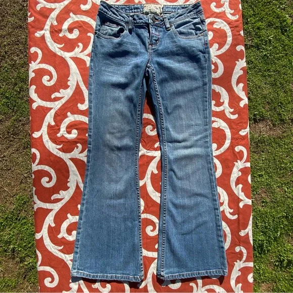 American Rag Low rise Jeans Super Flare size 2 26 short - Picture 1 of 16